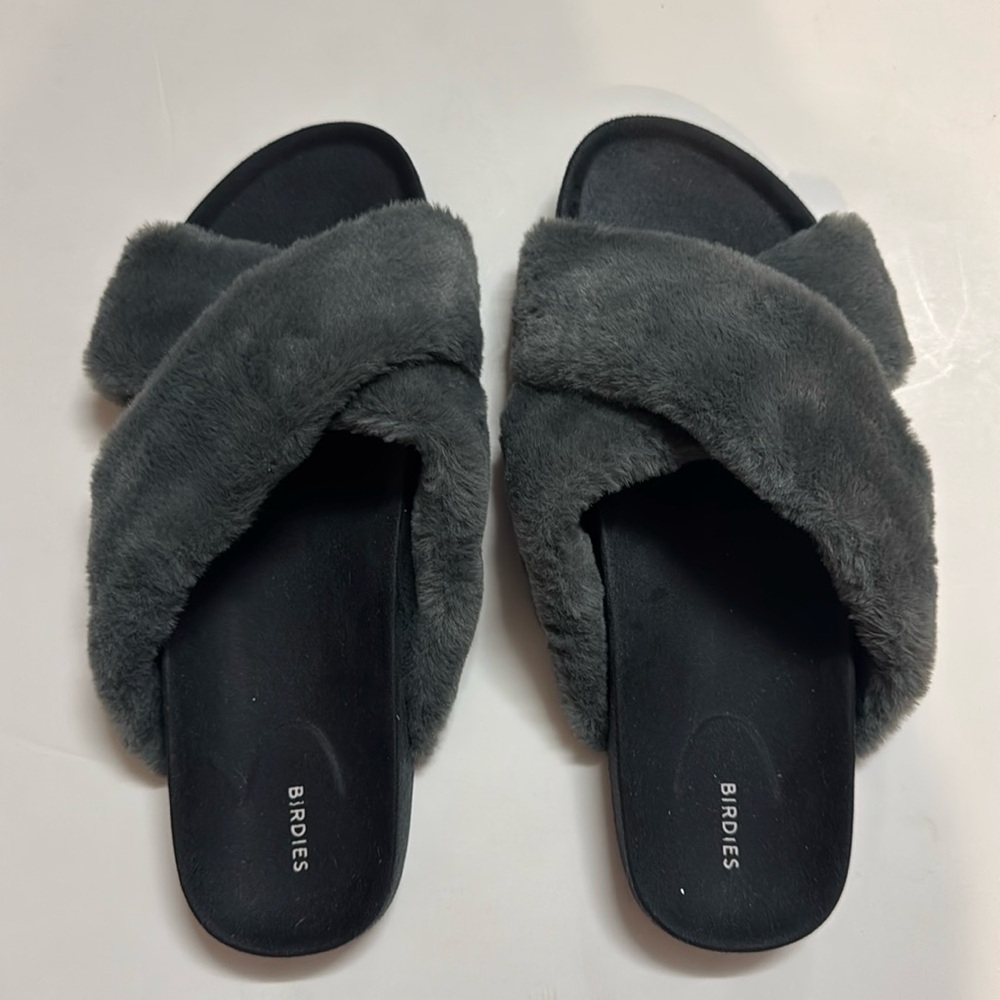 Birdies The Robbin faux fur sleepers in grey color Size 8.5- EUC
